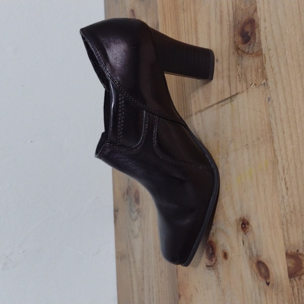 Nickels Faux Leather Square Toe Ankle Booties w/ Buckle Size 9